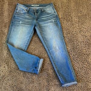 Old Navy Distressed boyfriend Jean